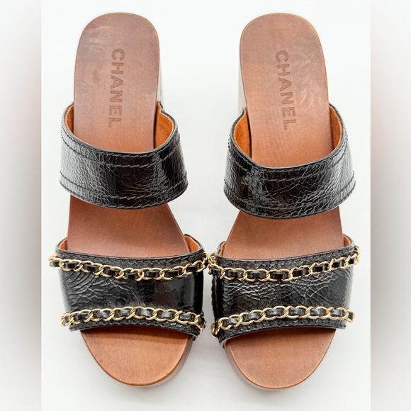 Chanel Logo Black Patent Leather Chain Clogs Wooden Platform Mules EU 39 US8-8.5 - Picture 2 of 14